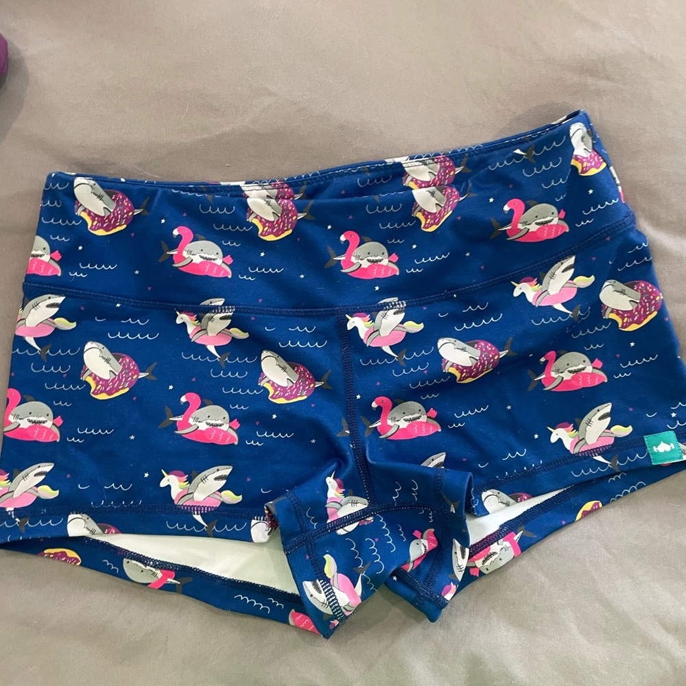 Wod Bottom shorts size large NWOT.